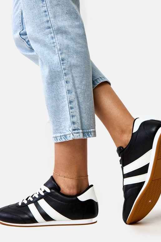 Melni tenisa stila sporta apavi ar... Melni tenisa stila sporta apavi ar...