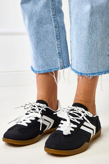 Czarne sneakersy siateczkowe typu tenisówki z białą wstawką Malkan