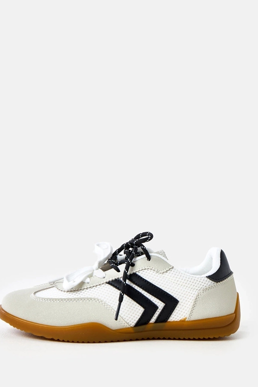 Białe  sneakersy siateczkowe typu... Białe  sneakersy siateczkowe typu...