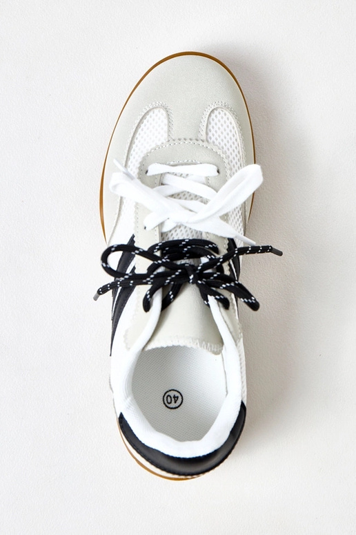 Białe  sneakersy siateczkowe typu... Białe  sneakersy siateczkowe typu...