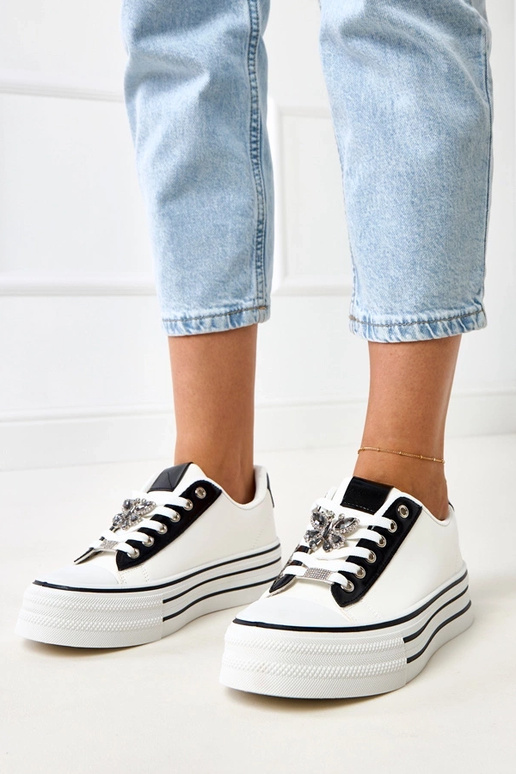 Białe sneakersy na platformie... Białe sneakersy na platformie...