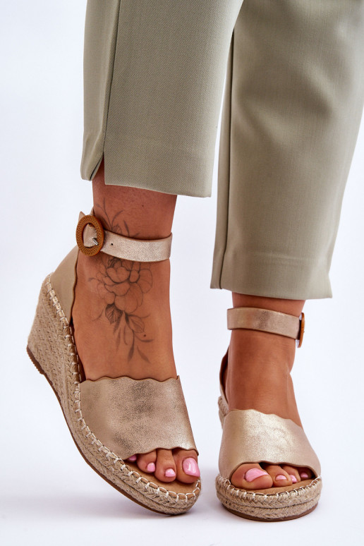 Āda ar platformus basenes Comfort Shoe Zelta krāsas Verola Āda ar platformus basenes Comfort Shoe Zelta krāsas Verola