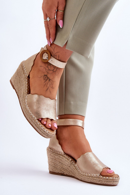 Āda ar platformus basenes Comfort Shoe Zelta krāsas Verola Āda ar platformus basenes Comfort Shoe Zelta krāsas Verola