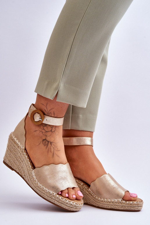 Āda ar platformus basenes Comfort Shoe Zelta krāsas Verola Āda ar platformus basenes Comfort Shoe Zelta krāsas Verola