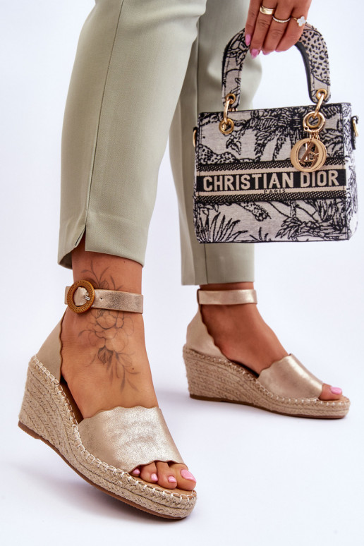 Āda ar platformus basenes Comfort Shoe Zelta krāsas Verola Āda ar platformus basenes Comfort Shoe Zelta krāsas Verola