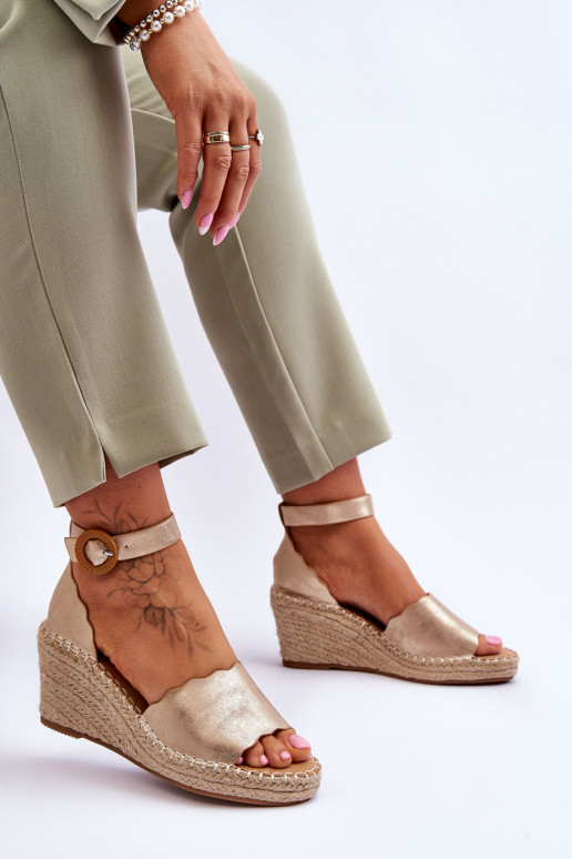 Āda ar platformus basenes Comfort Shoe Zelta krāsas Verola Āda ar platformus basenes Comfort Shoe Zelta krāsas Verola