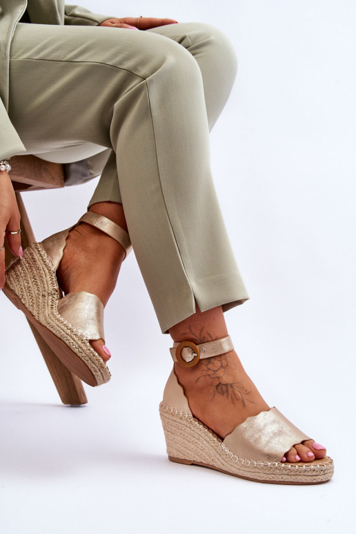 Āda ar platformus basenes Comfort Shoe Zelta krāsas Verola Āda ar platformus basenes Comfort Shoe Zelta krāsas Verola