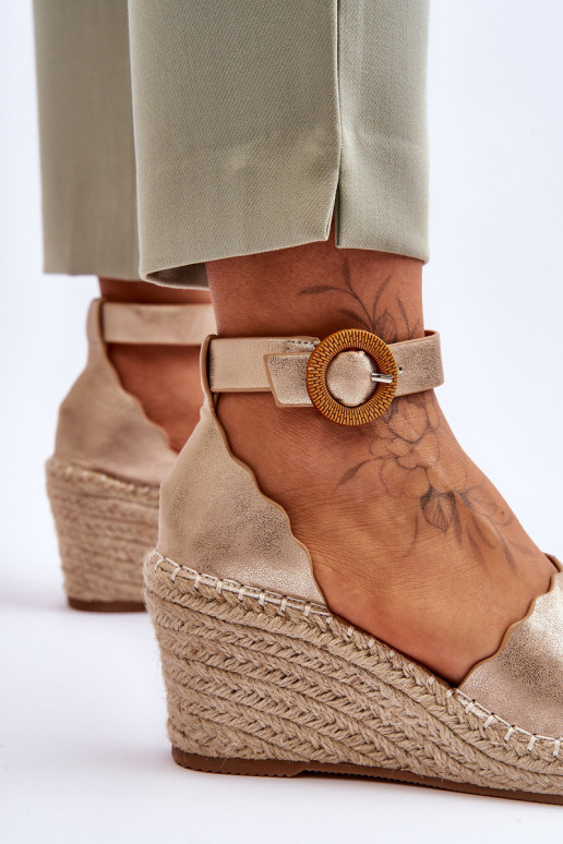 Āda ar platformus basenes Comfort Shoe Zelta krāsas Verola Āda ar platformus basenes Comfort Shoe Zelta krāsas Verola