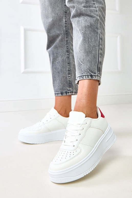 Balti sporta apavi ar platformu un... Balti sporta apavi ar platformu un...