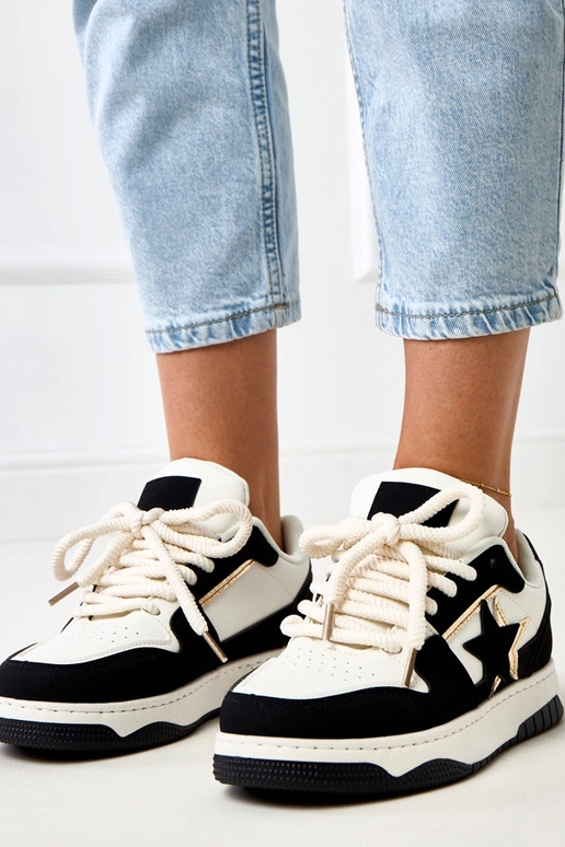 Melni un balti platforma sporta apavi... Melni un balti platforma sporta apavi...