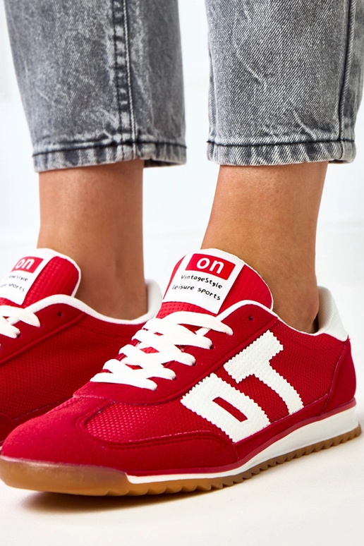 Sarkani sporta apavi ar baltajiem... Sarkani sporta apavi ar baltajiem...