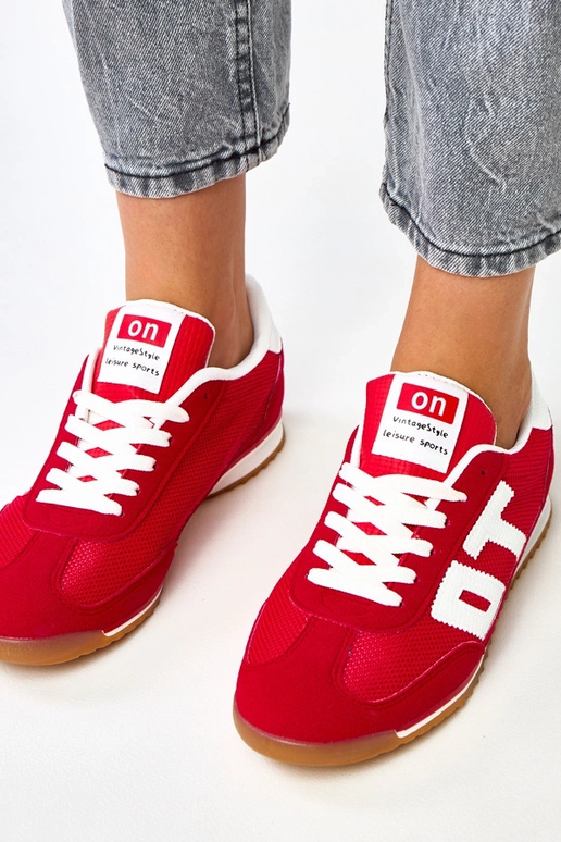 Sarkani sporta apavi ar baltajiem... Sarkani sporta apavi ar baltajiem...