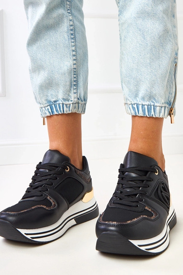 Melni sporta apavi uz...