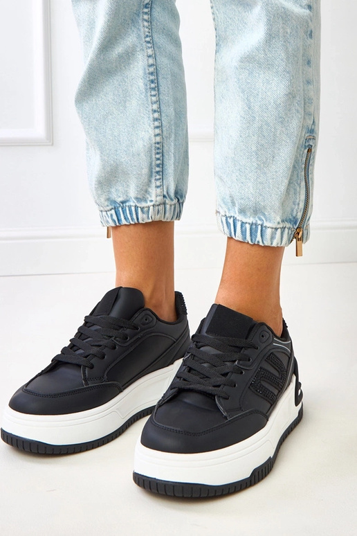 Melni sporta apavi uz platformas,... Melni sporta apavi uz platformas,...