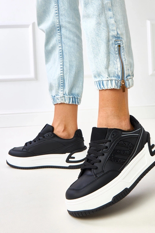 Melni sporta apavi uz platformas,... Melni sporta apavi uz platformas,...