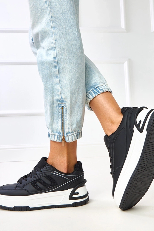 Melni sporta apavi uz platformas,... Melni sporta apavi uz platformas,...