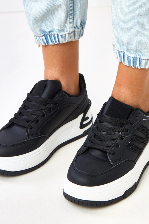 Melni sporta apavi uz platformas,... Melni sporta apavi uz platformas,...