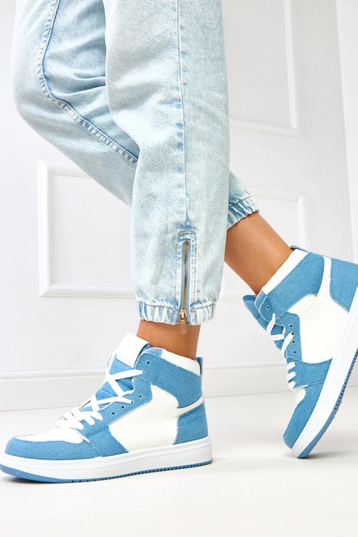 Augsti sporta apavi virs potītes ar... Augsti sporta apavi virs potītes ar...