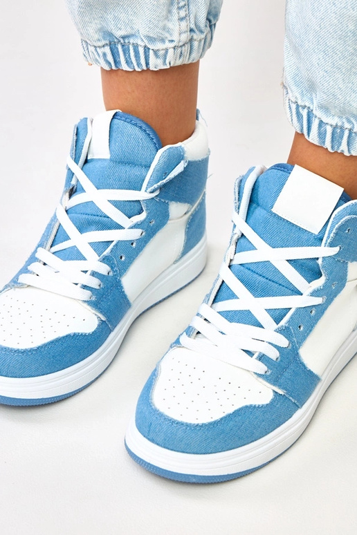 Augsti sporta apavi virs potītes ar... Augsti sporta apavi virs potītes ar...