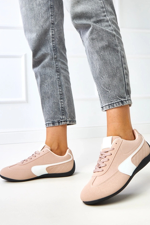 Rozā sporta apavi ar baltiem... Rozā sporta apavi ar baltiem...