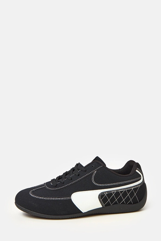 Melni sporta apavi ar baltiem... Melni sporta apavi ar baltiem...