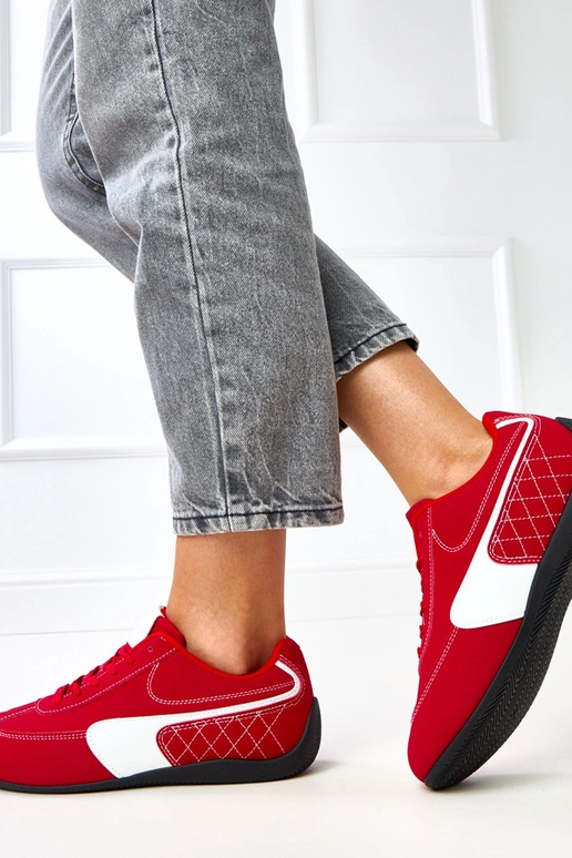 Sarkani sporta apavi ar baltiem... Sarkani sporta apavi ar baltiem...