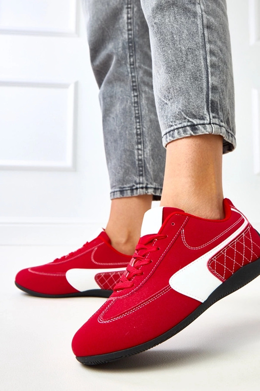 Sarkani sporta apavi ar baltiem... Sarkani sporta apavi ar baltiem...