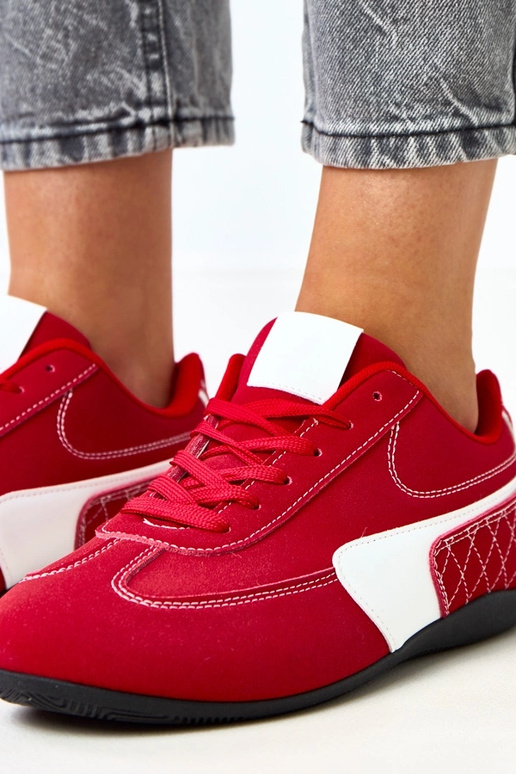 Sarkani sporta apavi ar baltiem... Sarkani sporta apavi ar baltiem...