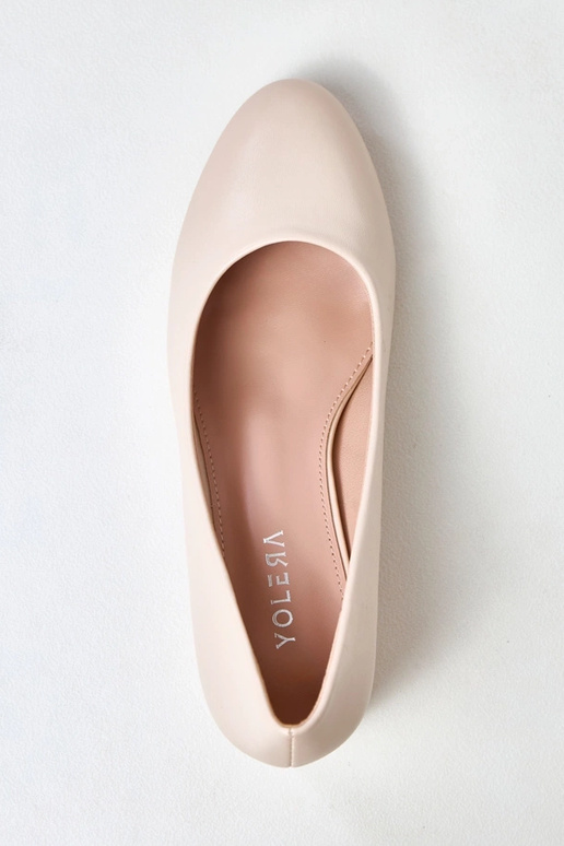 Smilšu krāsas zemu papēžu kurpes Polili