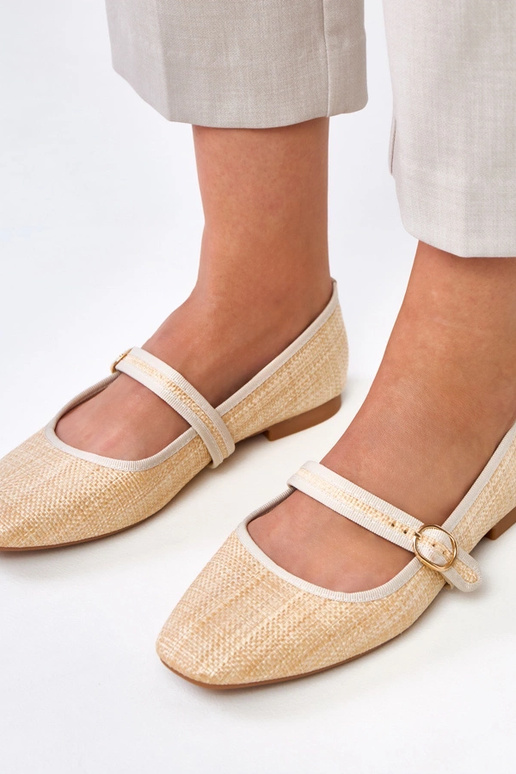 Smilšu krāsas pinētās balerīnas ar... Smilšu krāsas pinētās balerīnas ar...