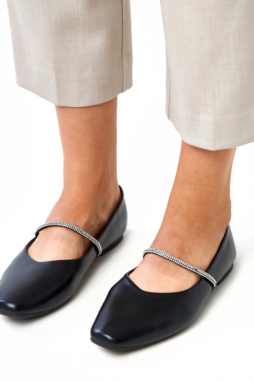 Melnas balerīnas ar dekoratīvu... Melnas balerīnas ar dekoratīvu...