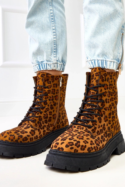 Brūni zābaki ar leoparda rakstu, Espe