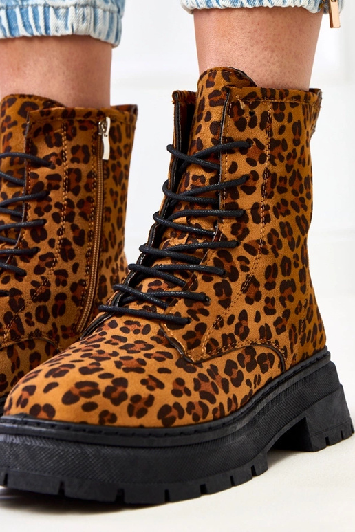 Brūni zābaki ar leoparda rakstu, Espe