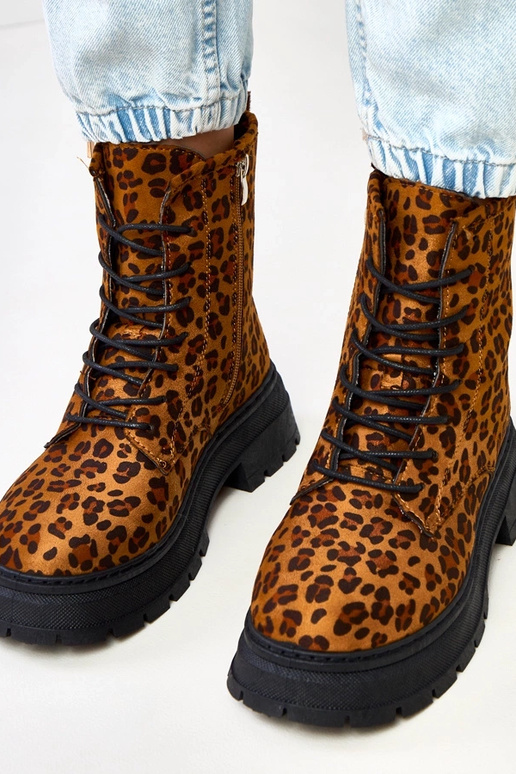 Brūni zābaki ar leoparda rakstu, Espe