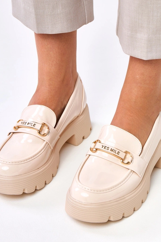 Smilšu krāsas lakotas mokasīni ar...