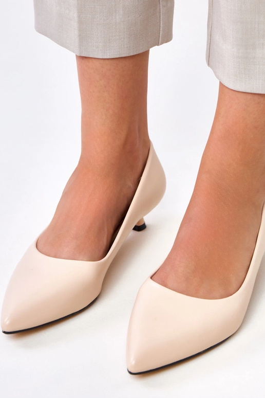 Smilšu krāsas kurpes uz zema papēža,...