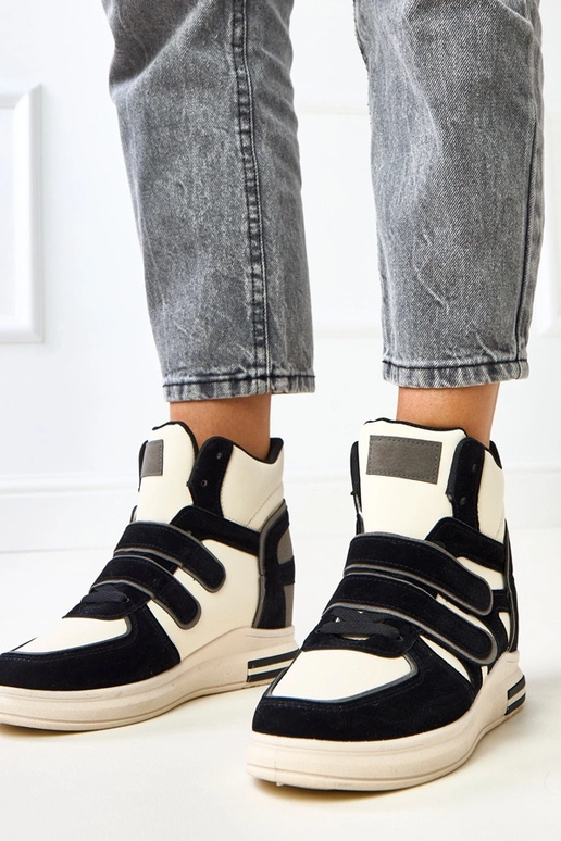 Augsti melnbalti sporta apavi ar...