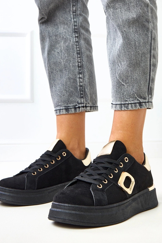 Melnas sporta apavi ar platformu un... Melnas sporta apavi ar platformu un...