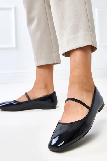 Melnas lakotas balerīni ar... 2