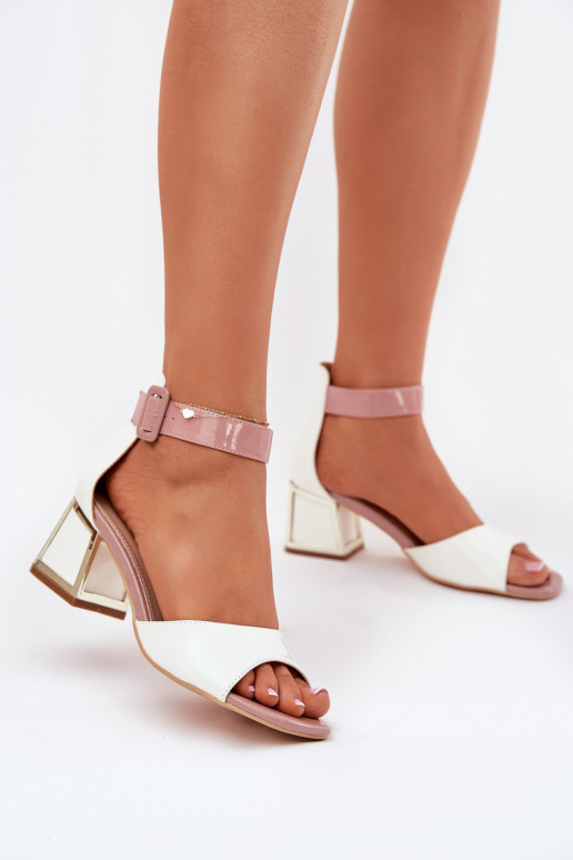 Lakotas basenes ar papēdi baltas krāsas Zennia Lakotas basenes ar papēdi baltas krāsas Zennia