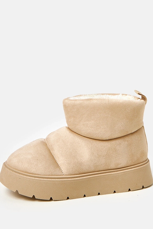 Gaiši smilšu krāsas siltināti sniega...