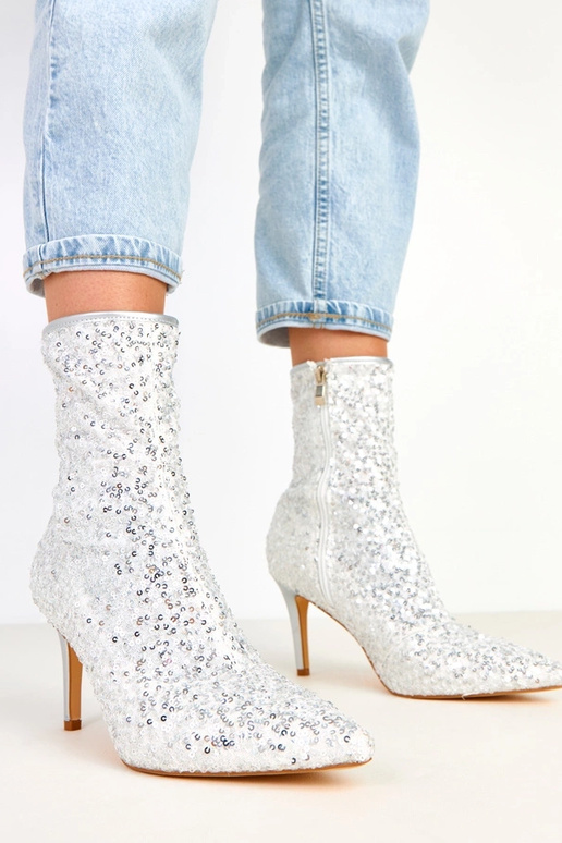 Sudrāzti zābaki ar mirdzošu apdari uz...