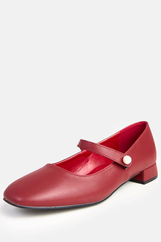 Bordo augstpapēžu zābaki uz stabiņa...