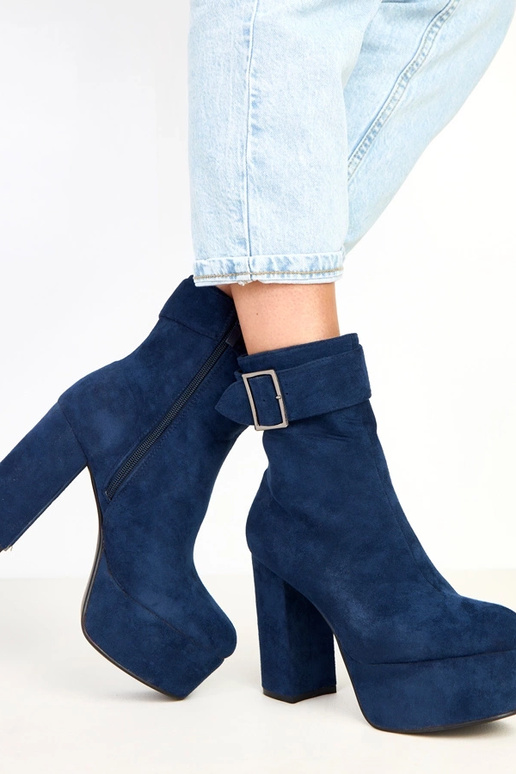 Tumši zili zābaki uz platformas ar...