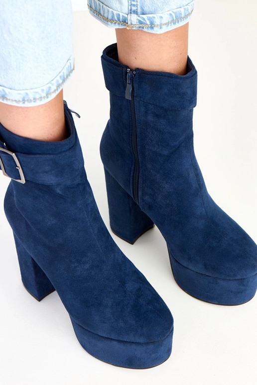 Tumši zili zābaki uz platformas ar...