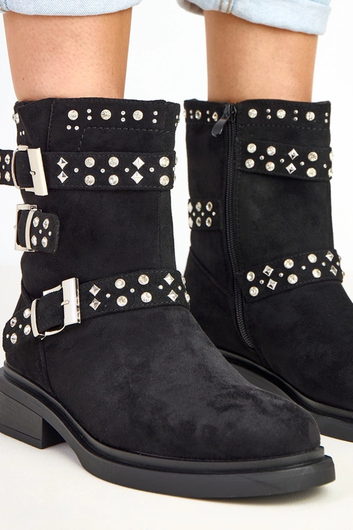 Melni botīnes ar cirkoniem uz zema...