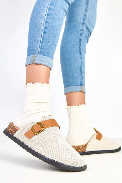 Rudās čības uz korķa platformas ar...