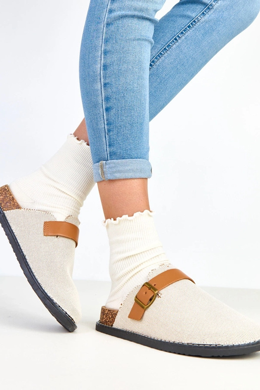 Rudās čības uz korķa platformas ar...