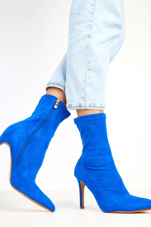 Zilas zamša botīnes uz augsta papēža...