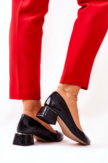 Āda ar čūskādas imitāciju Kurpes Ļevskis 3118 melnas krāsas 2